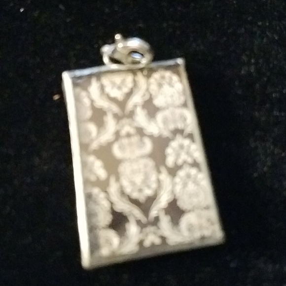 Bella Collection Pendant "If The Shoe Fits Buy It In Every Color" - Picture 2 of 2